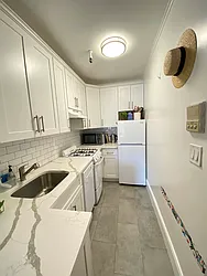 Rented by Harris Philip NYC