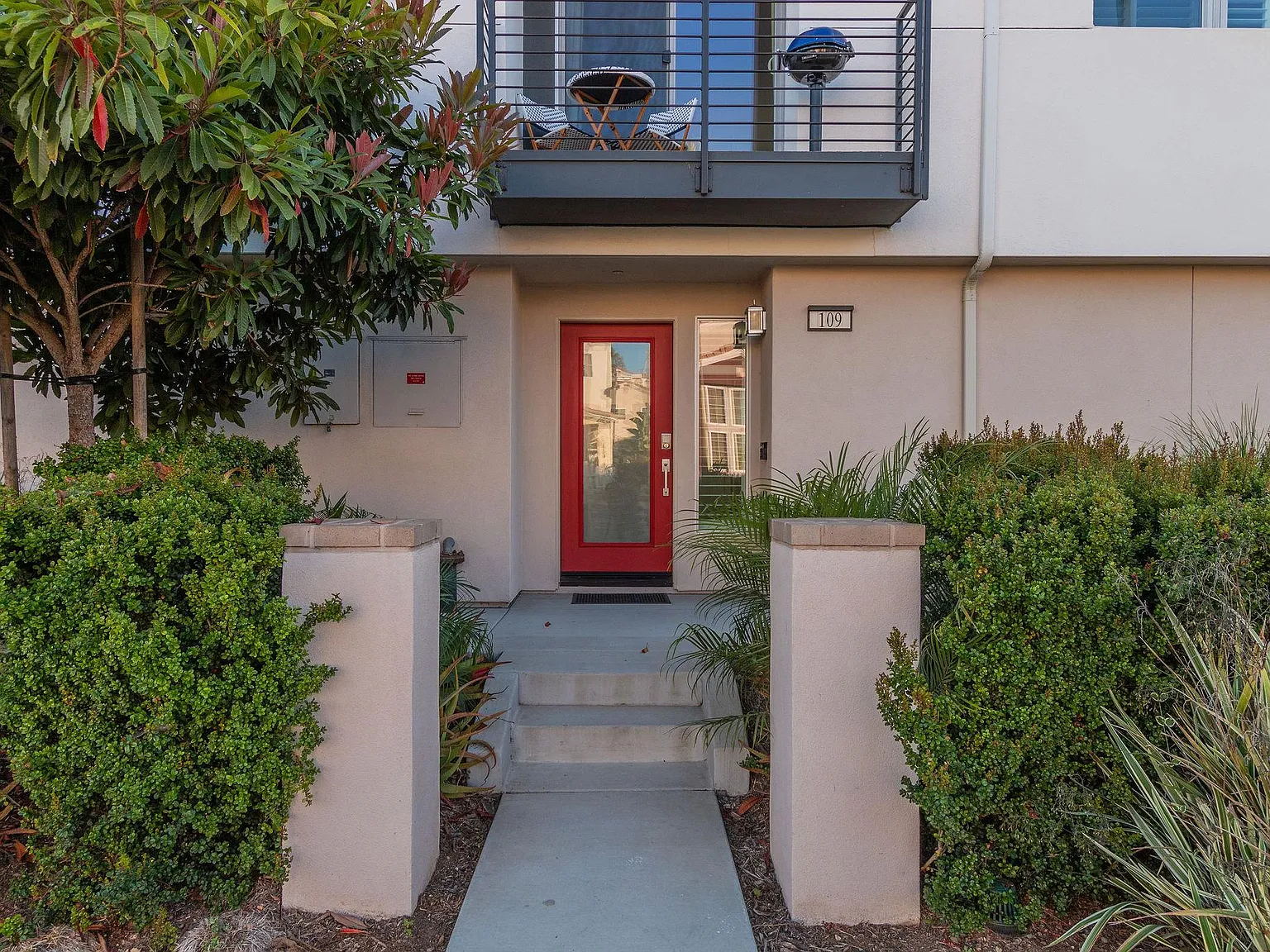 2 bed, 2.5 bath, 1500 sqft, $5,500 — Photo 2