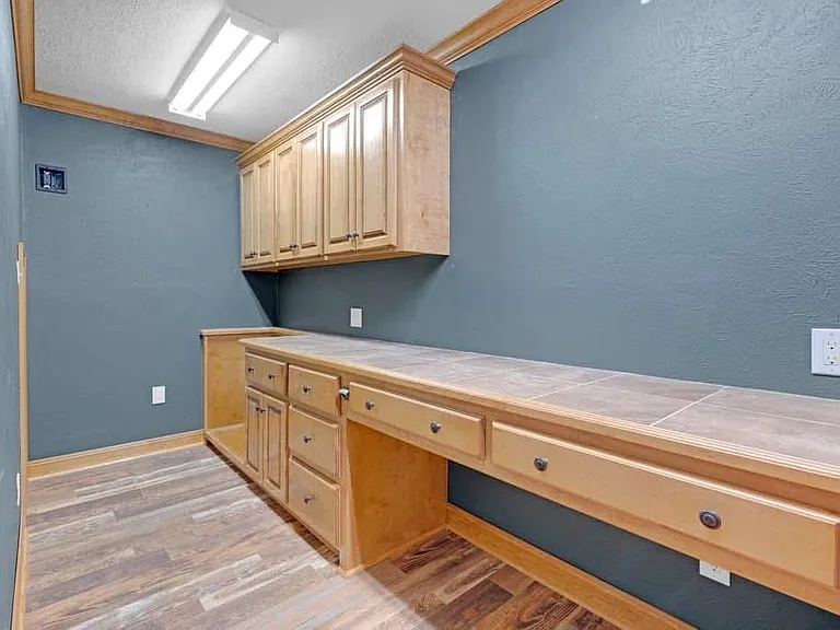 1530 Halverson Rd — Photo 10