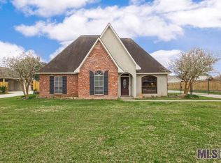 8058 Acadiana Ave, Denham Springs, LA 70706
