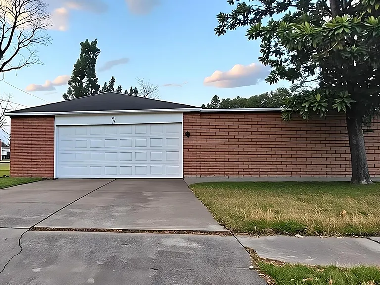 13146 Newbrook Dr — Photo 24