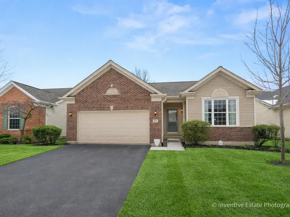 2595 Venetian Ln, Elgin, IL 60124