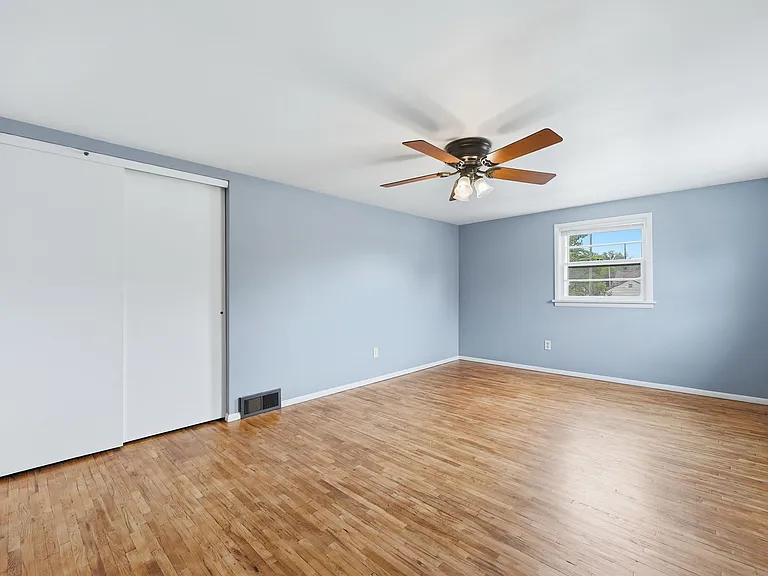 4828 Webster St — Photo 16