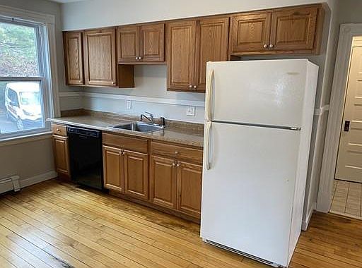 1st image of 290 Whitwell St #2