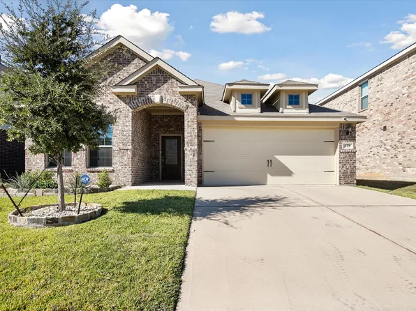 428 Cross Ridge Cir N, Fort Worth, TX 76120