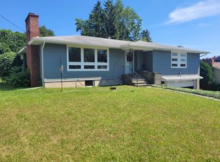 210 Ridgecrest Rd, Syracuse, NY 13214