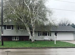 1395 Cormier Rd, Green Bay, WI 54313
