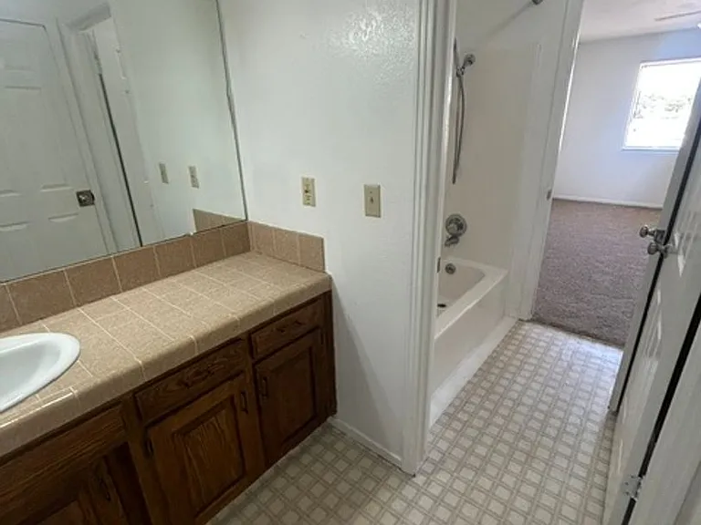 2047 E Laura Ave — Photo 7