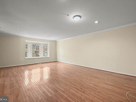 5th image of 9411 Georgian Way