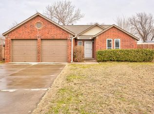 608 Old English Rd, Edmond, OK 73003