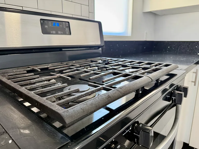 cast iron cooktop/stove