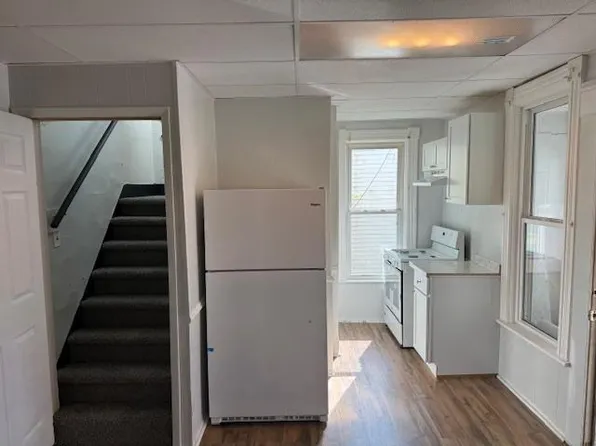 711 Chatham St NW, Grand Rapids, MI 49504