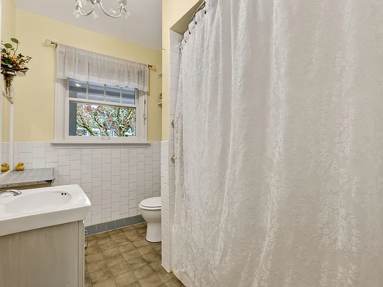 4821 SW 31st Dr — Photo 24