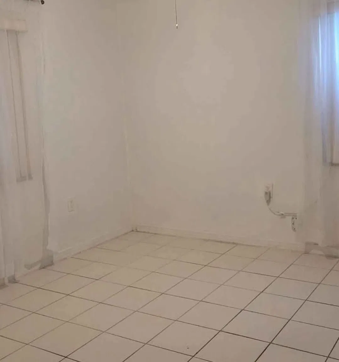 NE 171st St, North Miami Beach — Photo 2