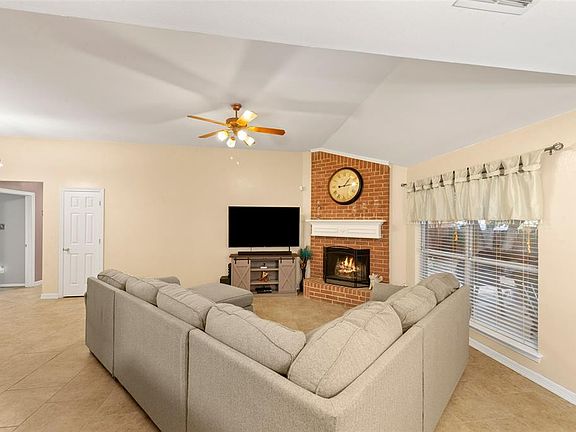 4th image of 1127 Parkview Trl