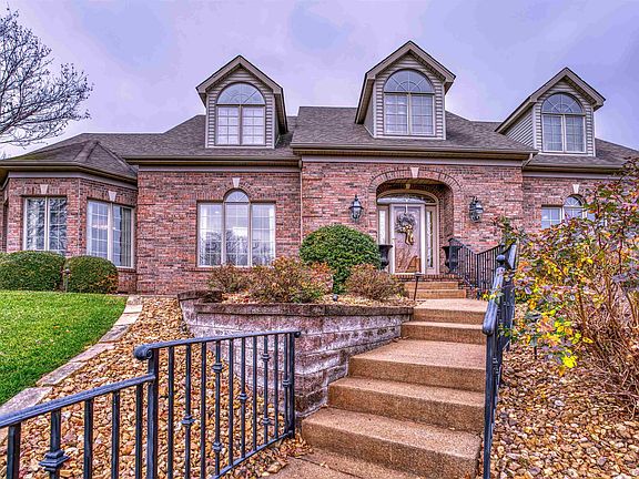 3rd image of 2455 Lakeridge Dr