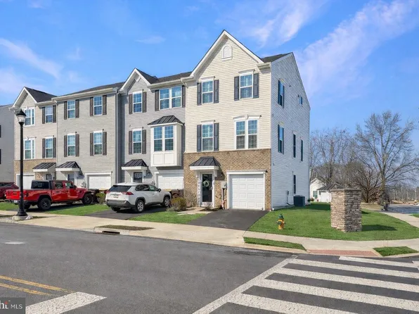 172 Station Dr, Dublin, PA 18917