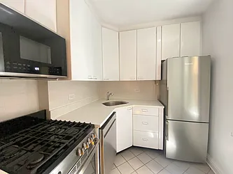 Rented by R New York