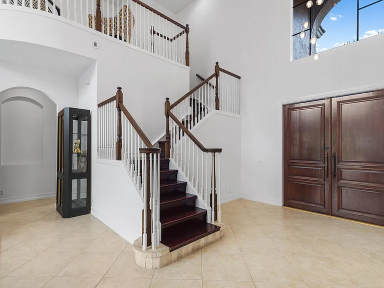 544 Edgebrook Ln — Photo 8