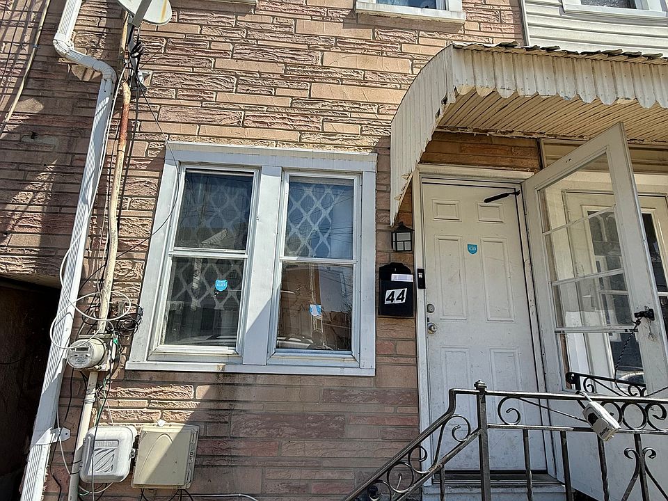 1st image of 44 Randall Ave #1
