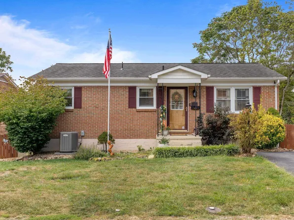 1704 Pierce St, Staunton, VA 24401