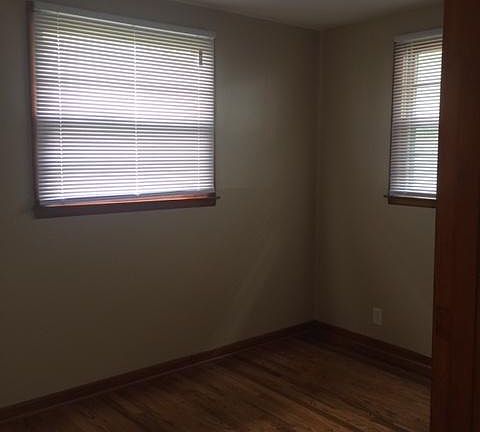 New cordless mini blinds thru out