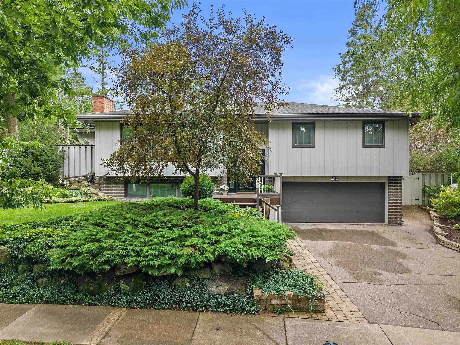 3 bed, 2.5 bath, 2668 sqft, $3,900 — Photo 3