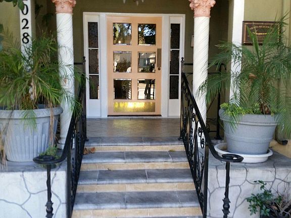 3rd image of 2028 N Beachwood Dr