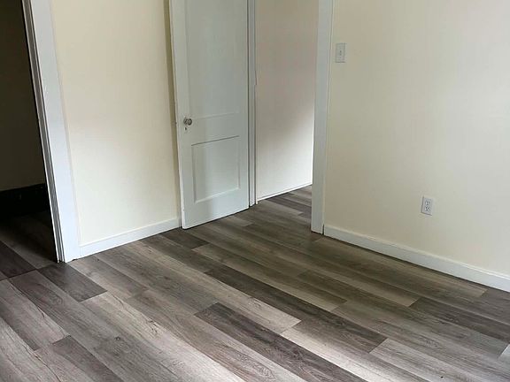 3rd image of 1112 14th St #2