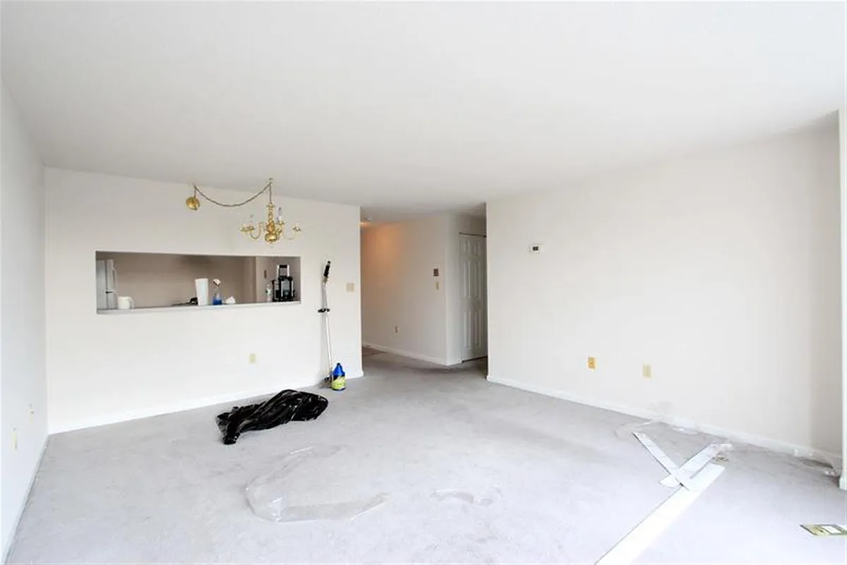 Building Photo - 187 Beacon St #1