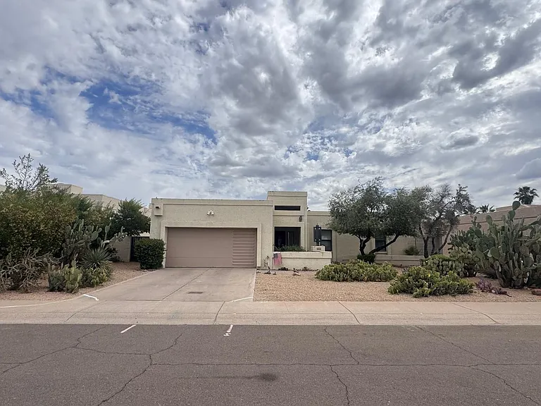 6707 E Kelton Ln — Photo 2