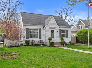 8115 N Whitney ROAD, Fox Point, WI 53217