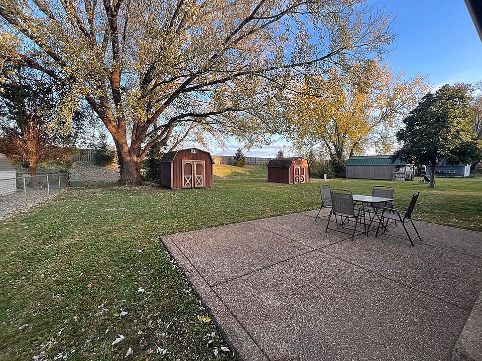 2nd image of 2421 Saratoga Dr