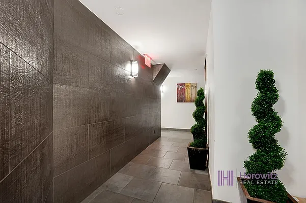 Sold by Horowitz Real Estate | media 2