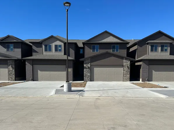 8220 Colby Pl, Lincoln, NE 68505