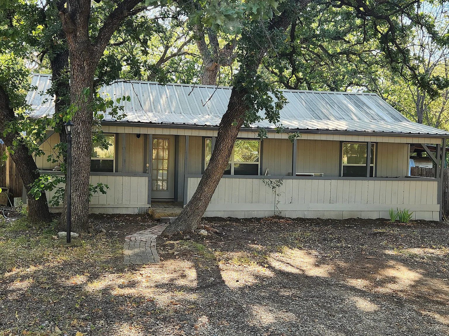 4102 Pocahontas — Photo 1