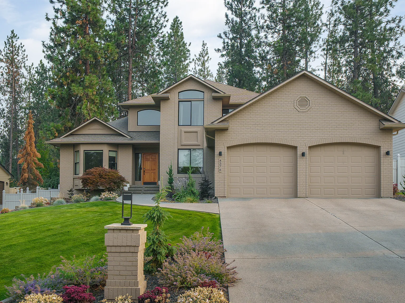 4 bed, 3.5 bath, 3043 sqft, $6,000 — Photo 1