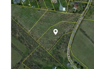 4880 Overlook Rd, Coplay, PA 18037
