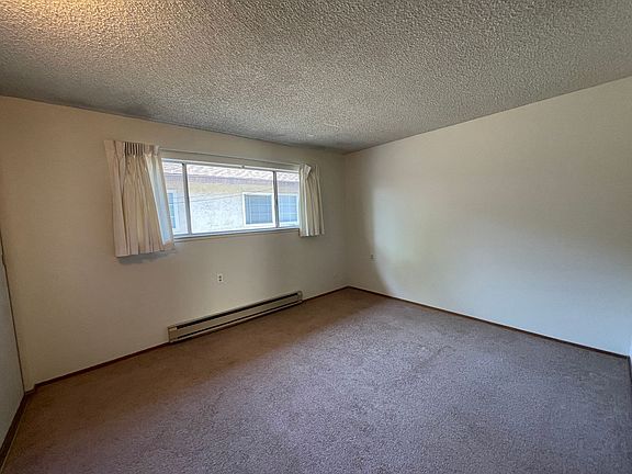 5th image of 401 Bundy Ave APT 2