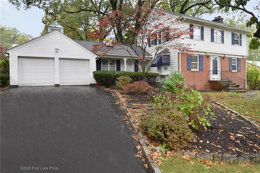 25 Dean Pkwy, Cranston, RI 02920 Zillow