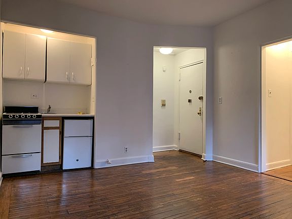 3rd image of 54 W 12th St #3R