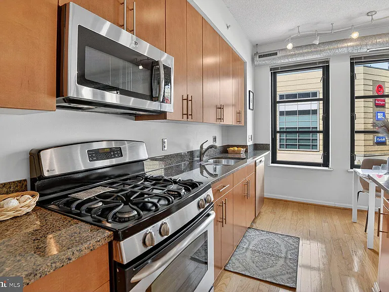 1390 Kenyon St NW #418 — Photo 3