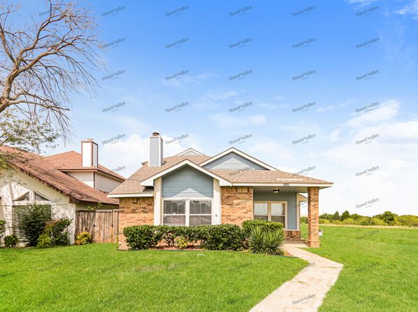 1229 Old Barn Ln