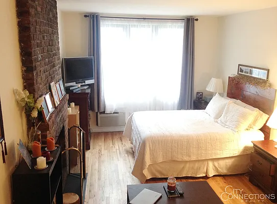 Rented by City Connections Realty | media 35