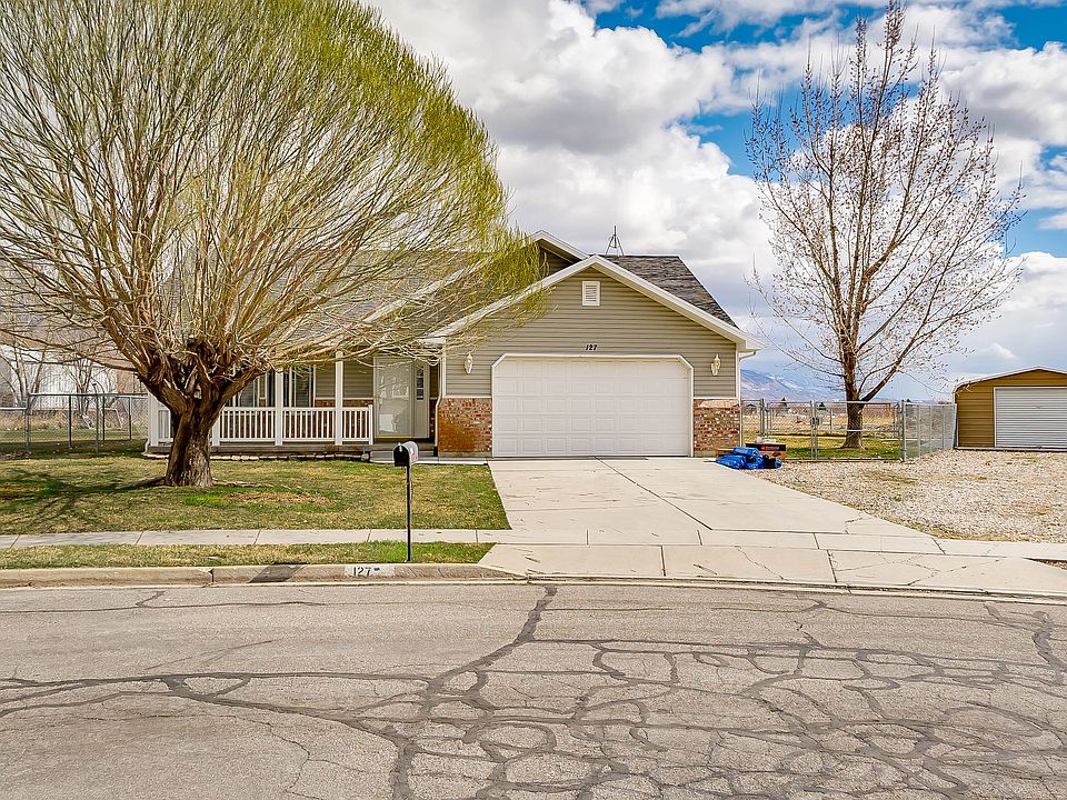 1st image of 127 W Heather Cir