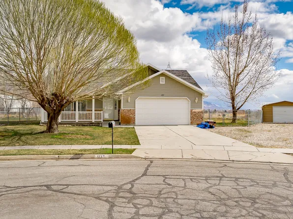127 W Heather Cir, Harrisville, UT 84404