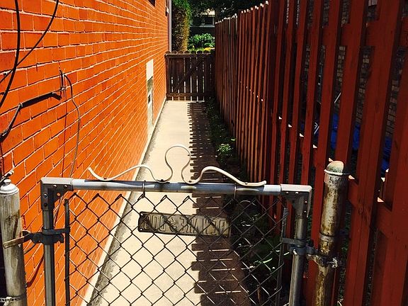 4th image of 3252 N Kildare Ave