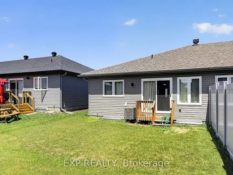 98 Seabert Dr — Photo 37