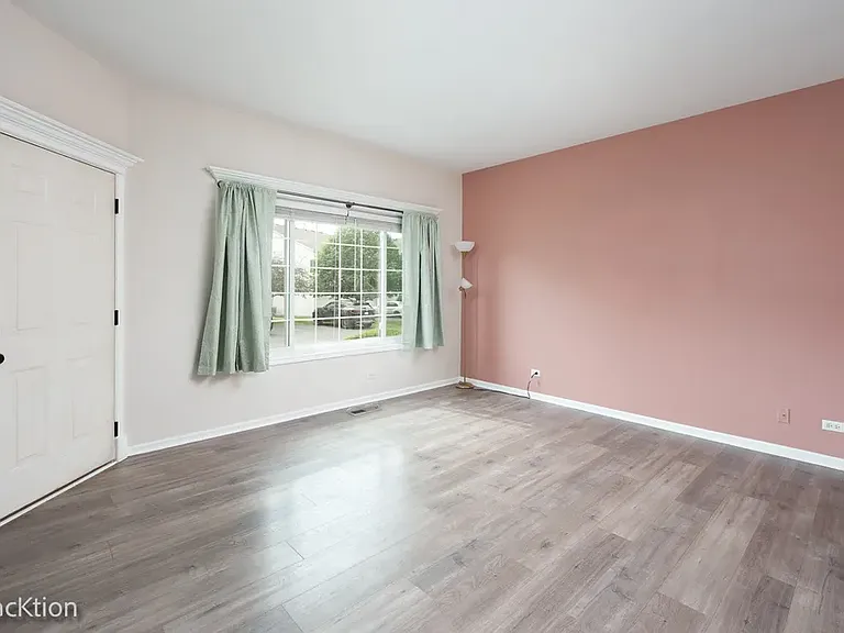 122 Creston Cir — Photo 12