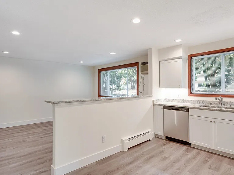 2407 Hampshire Ave — Photo 6